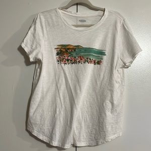 Large TShirt Old Navy Landscape White Tee